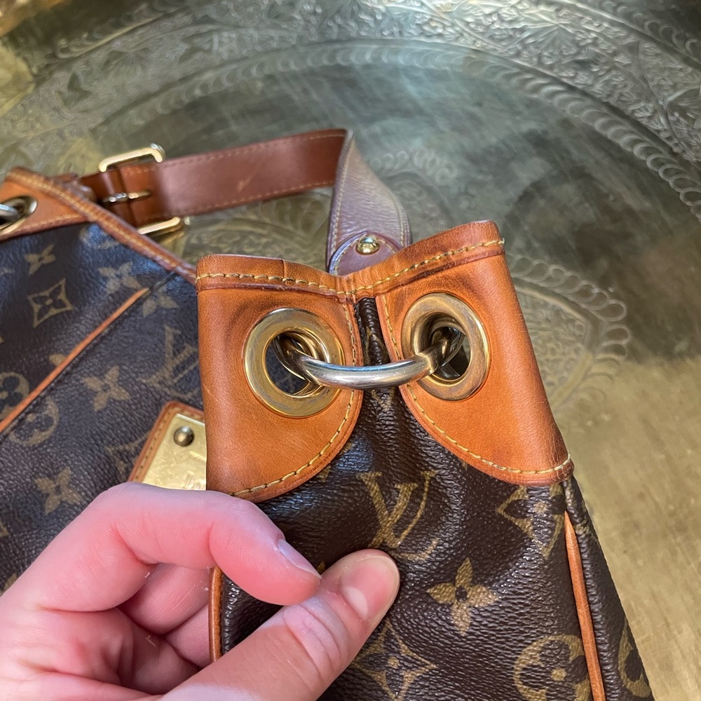 Louis Vuitton Galliera PM Bag – Monogram Canvas - Picture 6 of 9